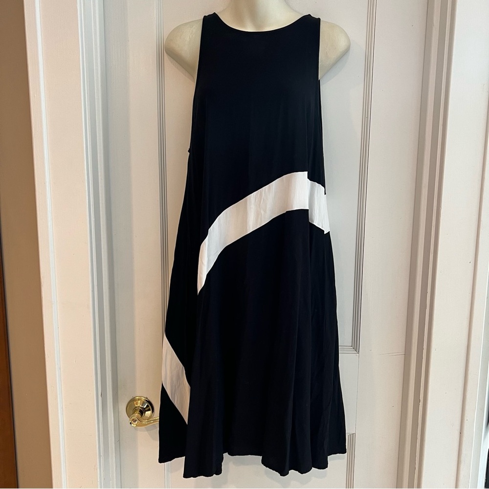 Tent Dress Black with White Contrast Size Small Runs Big